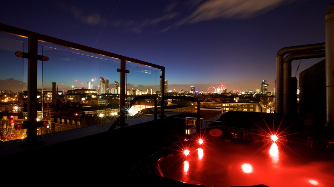 stay_suites_lucy_jacuzzi_1
